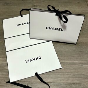 Small Chanel Gift Bag x2 White Classic Authentic Chanel Fragrance & Beauty